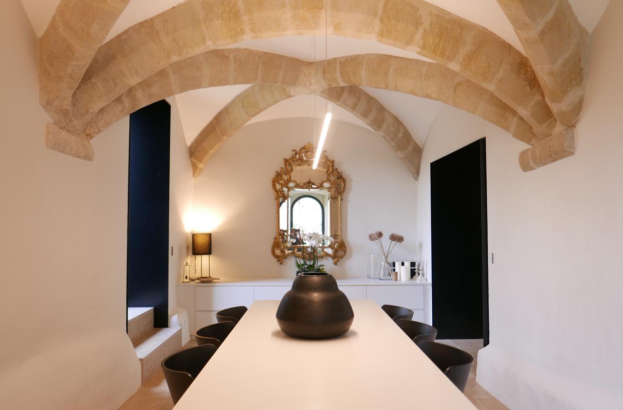 Tour Sarrazine De Montaren Bed and Breakfast Exteriör bild