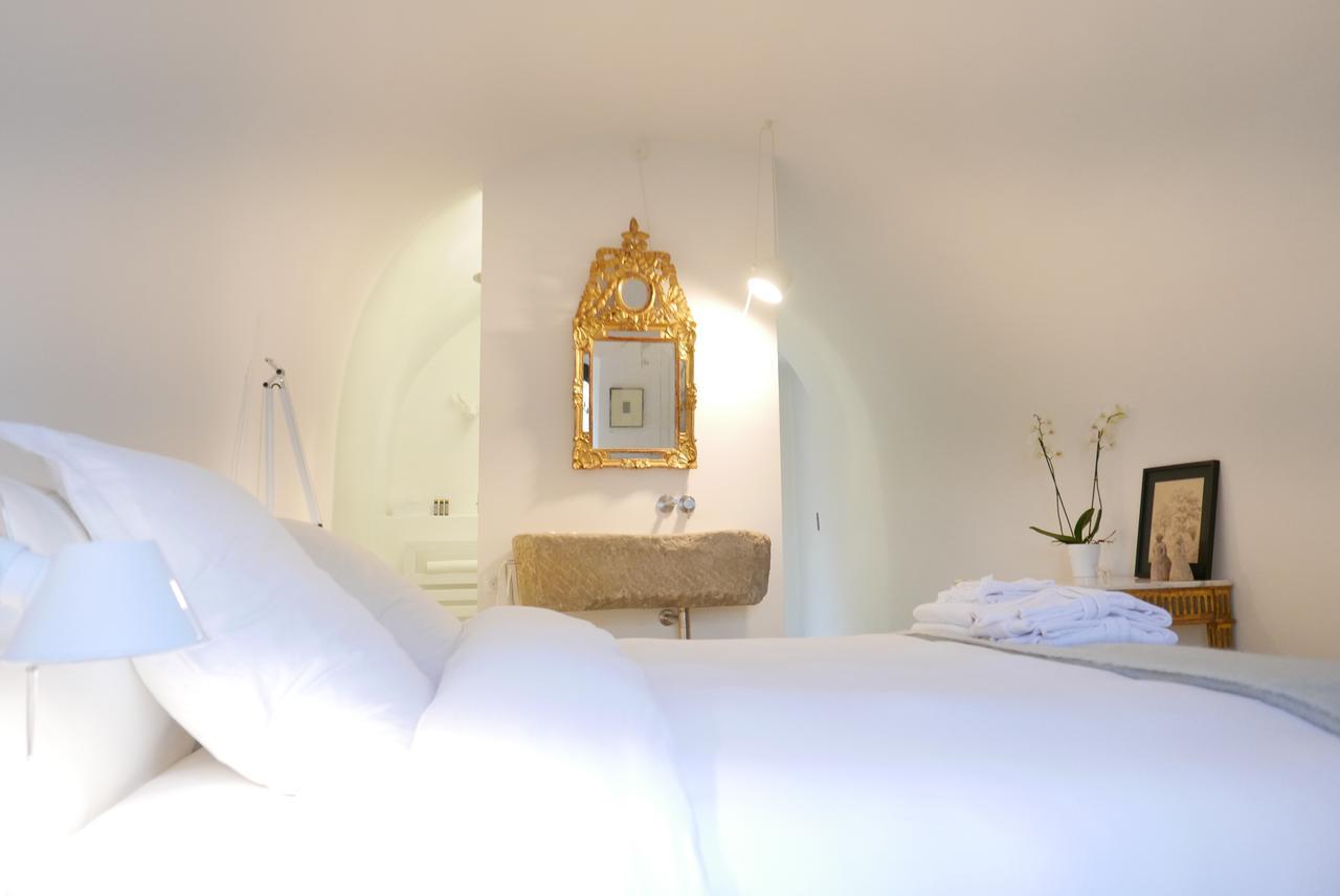 Tour Sarrazine De Montaren Bed and Breakfast Exteriör bild