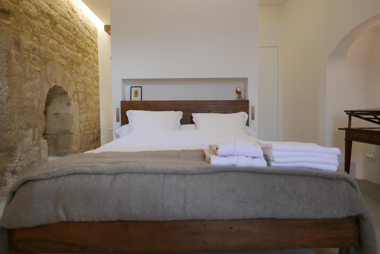 Tour Sarrazine De Montaren Bed and Breakfast Exteriör bild