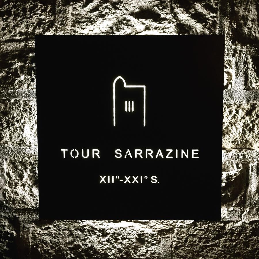 Tour Sarrazine De Montaren Bed and Breakfast Exteriör bild