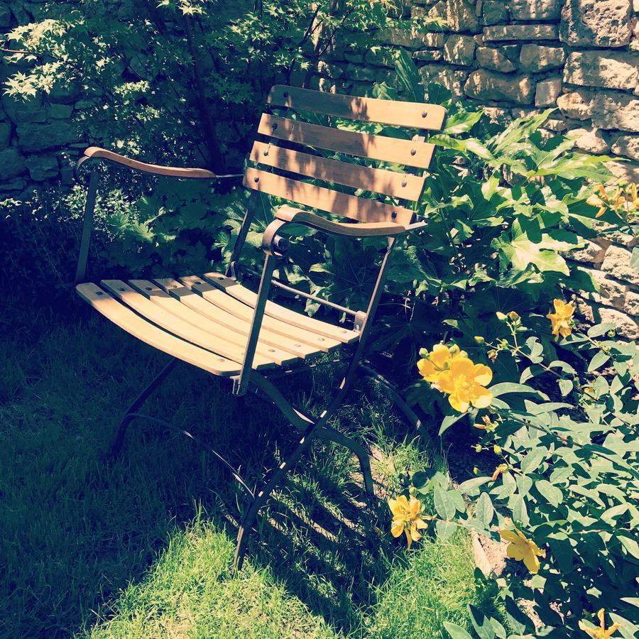 Tour Sarrazine De Montaren Bed and Breakfast Exteriör bild