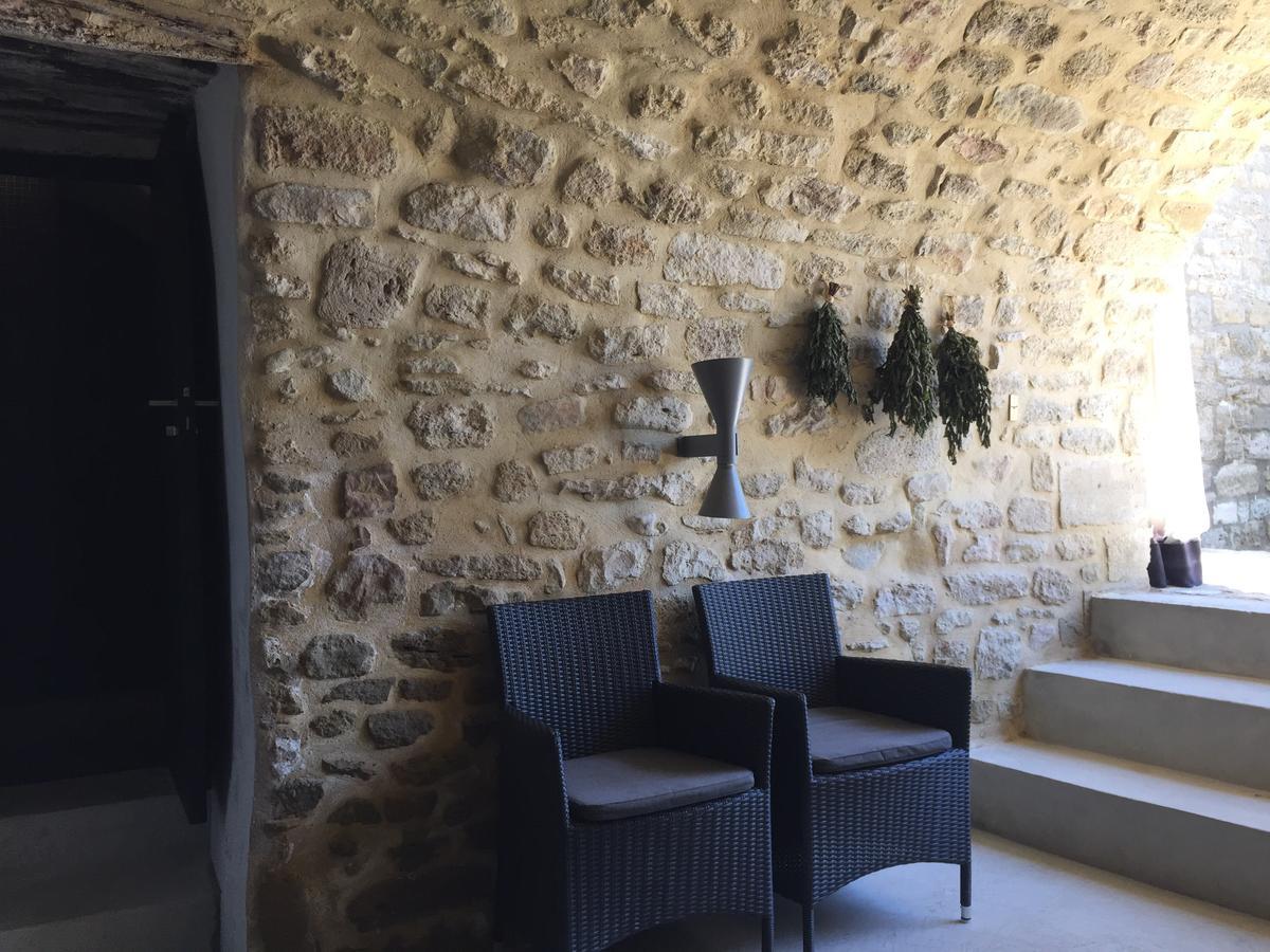 Tour Sarrazine De Montaren Bed and Breakfast Exteriör bild
